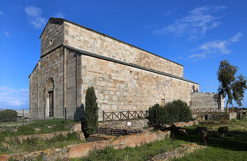 File:Luicciana, la 'canonica', antica cattedrale di s.m. assunta di mariana, 04.jpg