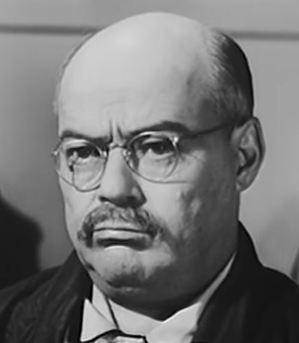 Luis Van Rooten in an episode of One Step Beyond (1960)