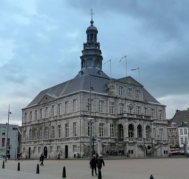 File:Maastricht 2010-30-03 – Stadthaus am Markt - panoramio (cropped).jpg