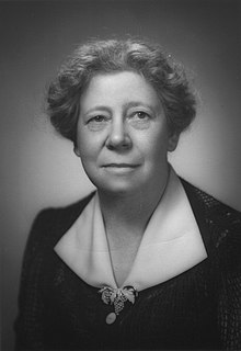 Studio portrait of Mabel Dunham