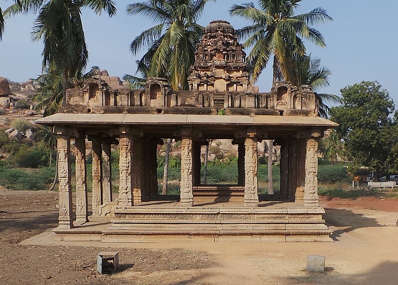 File:Mandapa in a Field close to Talarigattu Road- Bellary-Karnataka.jpg