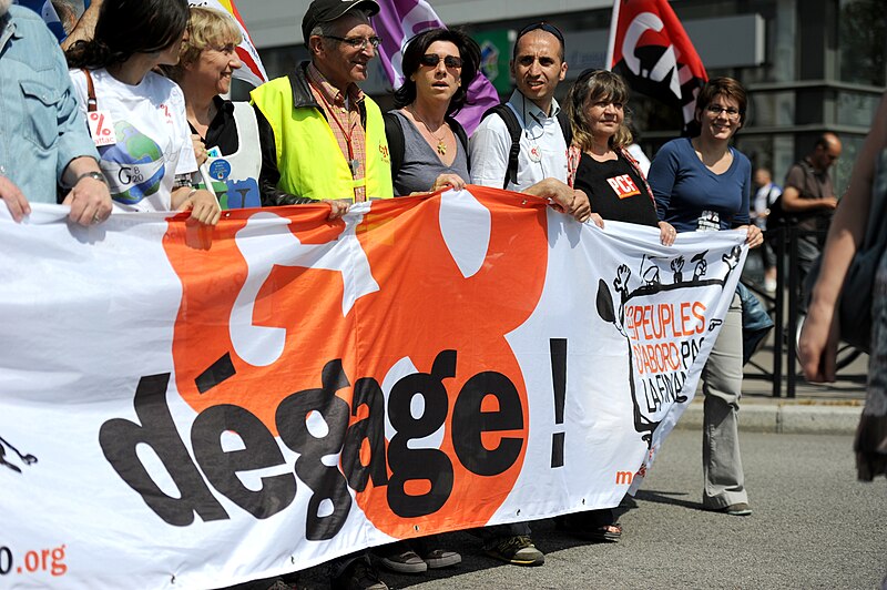 File:Manifestation anti-G8 au Havre - 21 mai 2011 - 061.jpg