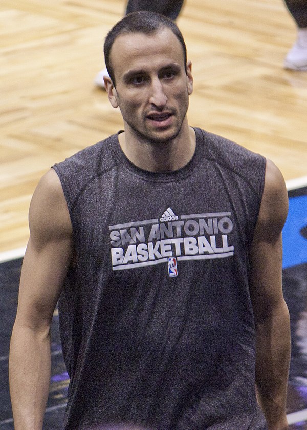 Ginóbili with the San Antonio Spurs in 2010