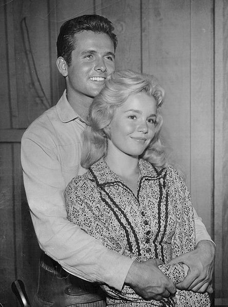 File:Mark Goddard Tuesday Weld Zane Grey Theatre 1960.jpg