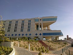 Jebel Hafeet zirvəsinin yanında inşa olunmuş "Mercure Hotel".