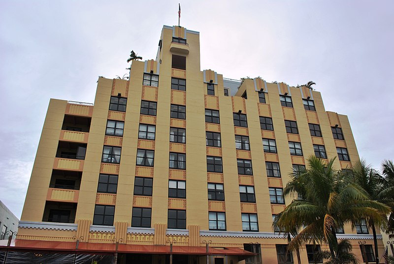 File:Miami Beach Architectural District 2012 135.jpg