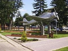 Aeronave PZL TS-8 Bies, anteriormente na avenida Niepodległości