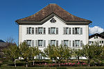 Hof und Höfli mit Gartenpavillon