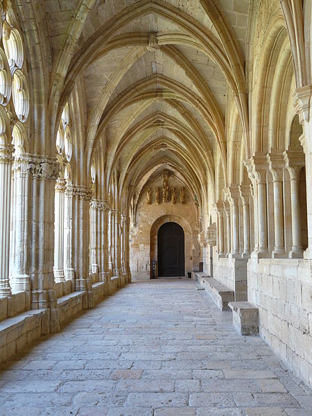 File:Monestir de Santes Creus P1200217.jpg