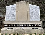 Denkmal für die Gefallenen des Zweiten Weltkriegs auf dem Friedhof des Zentrums