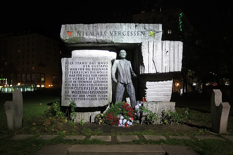 File:Morzinplatz Gestapodenkmal.JPG