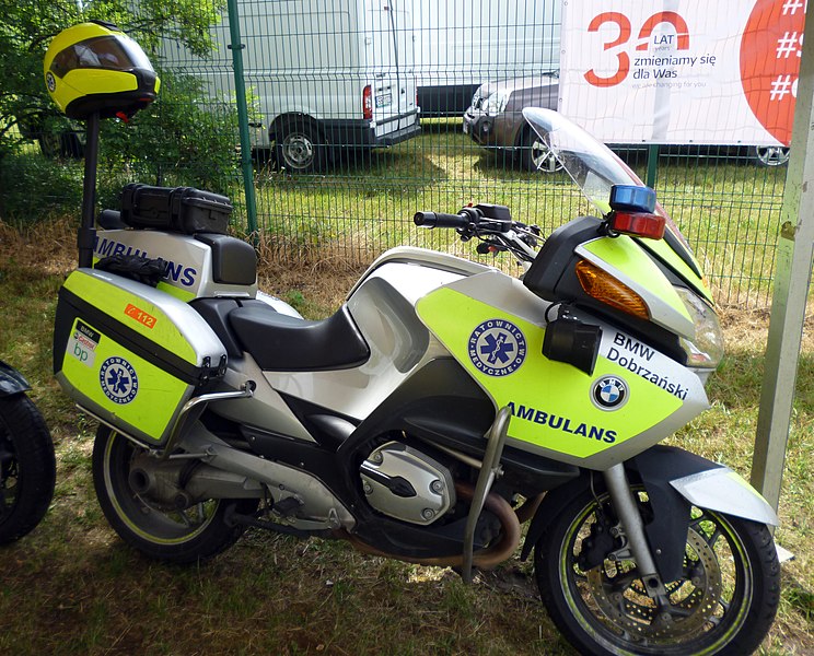 File:Motoambulans BMW RT 1200.jpg