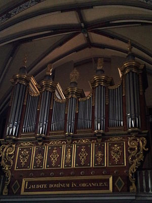 Muret-Eglise Saint Jacques-Orgue.jpg