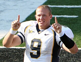 <span class="mw-page-title-main">Nate Longshore</span> American football player (born 1986)