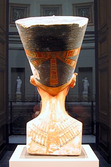 Nefertiti bust (back).jpg