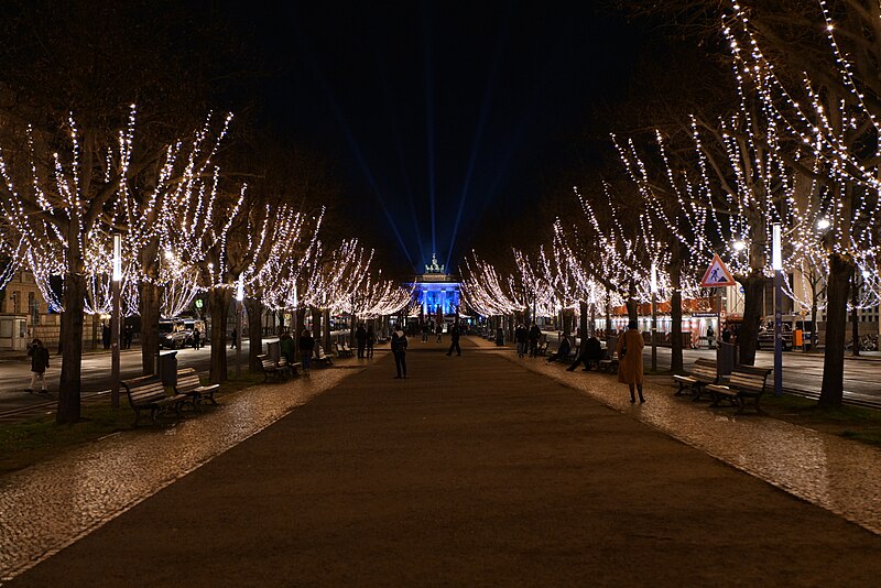 File:New year 2021 exclusion zone Berlin Unter den Linden 05.jpg