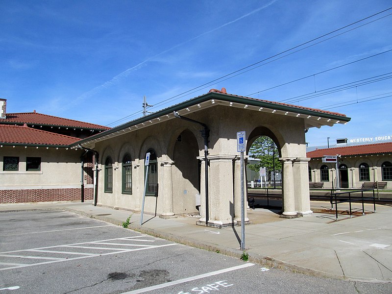 File:Northbound stair shelter at Westerly station, May 2017.JPG