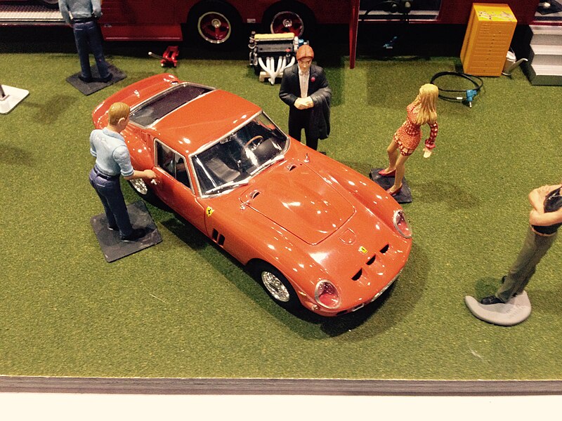 File:Orange-red 1 25 Ferrari 250 GTO Car models 12 (16437150851).jpg