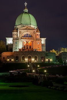 7. Long exposure of the St-Joseph Oratory after sunset. Fotografia: Ibabob Licenza: CC-BY-SA-3.0