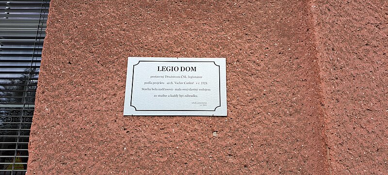 File:Pamätná tabuľa - Legio Dom vo Zvolene (detail).jpg