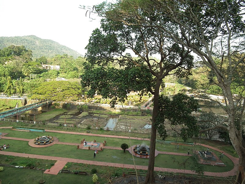 File:Peechi Dam area - Dec 2011 0305.JPG