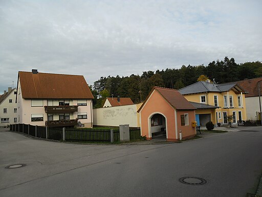 Petersauracher Straße 2 und 4 Aich