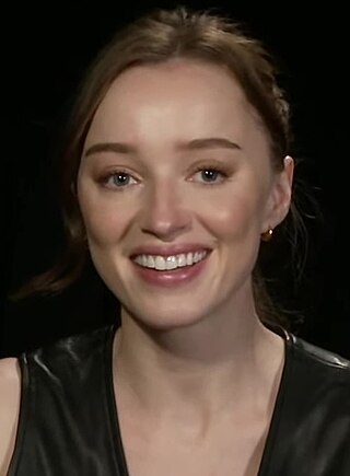 <span class="mw-page-title-main">Phoebe Dynevor</span> English actress (born 1995)