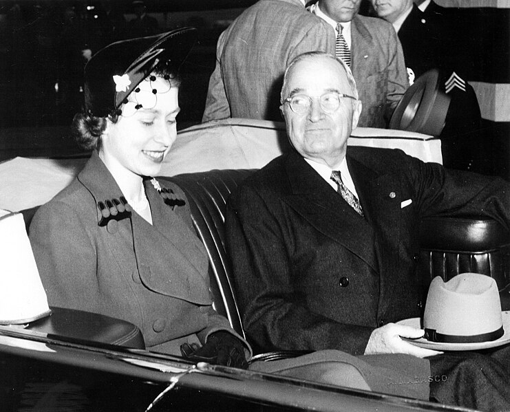 File:Photograph of President Harry S. Truman and England's Princess Elizabeth in Limousine.jpg