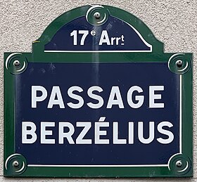 Voir la plaque.