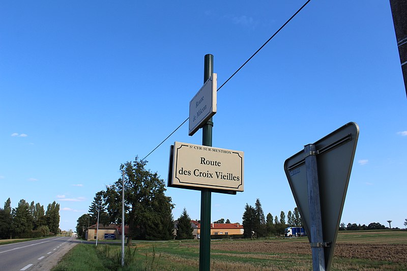 File:Plaques routes Mâcon Croix Vieilles St Cyr Menthon 1.jpg