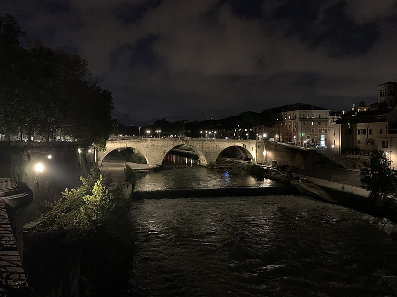 File:Ponte Cestio (1) di notte da Ponte Palatino.jpg
