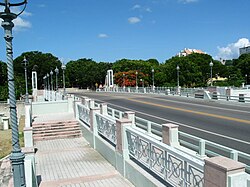 Puente de los Leones en Ponce, PR, menonton hacia el oeste desds el Barrio San Anton hacia Barrio Tercero (IMG 3321).jpg