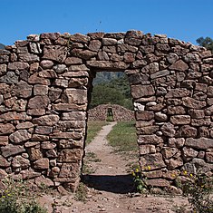 Porte du Grand Magasin du Shincal de Quimivil.