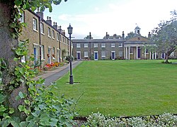 Queen Elizabeth's College (almshouses) Queen Elizabeth's College and Lambard House - geograph.org.uk - 1342768.jpg