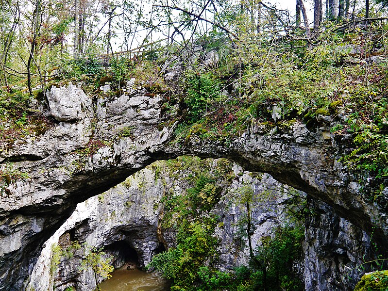 File:Rakov Skocjan Kleine Brücke 3.JPG