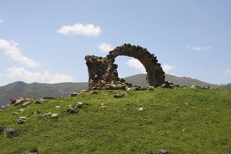 File:Red or Mkher Monastery 8.jpg