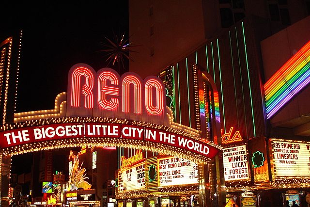 A scene with Pucci and Malone was filmed at the Reno Arch.