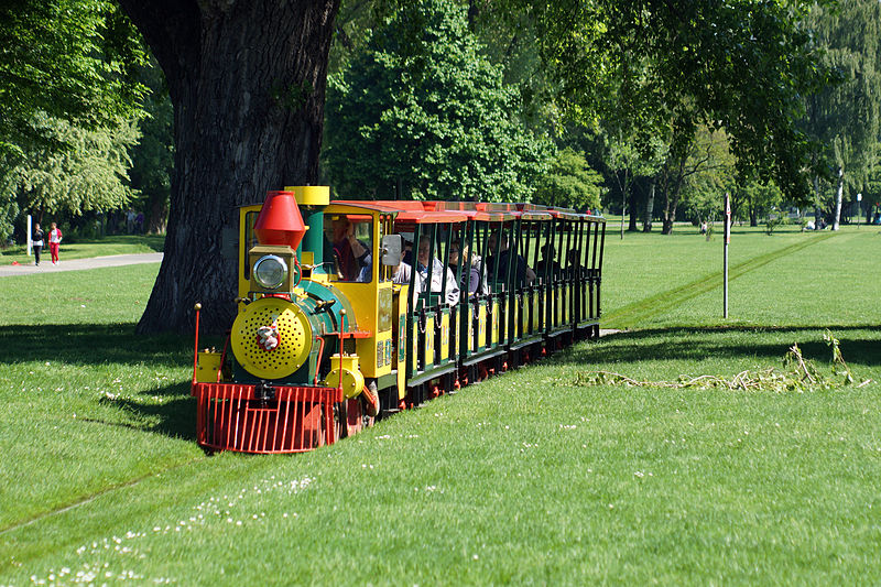 File:Rheinparkbahn Westernzug 1 2013-05-19.jpg