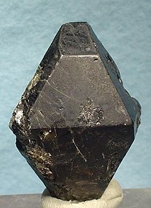 Richterite-197779.jpg