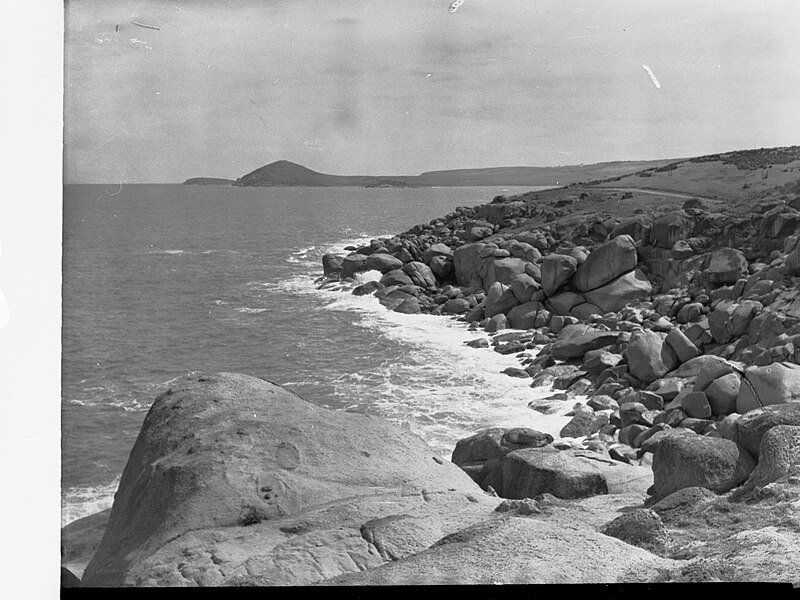 File:Rocky Coast of Port Elliot(GN09095).jpg