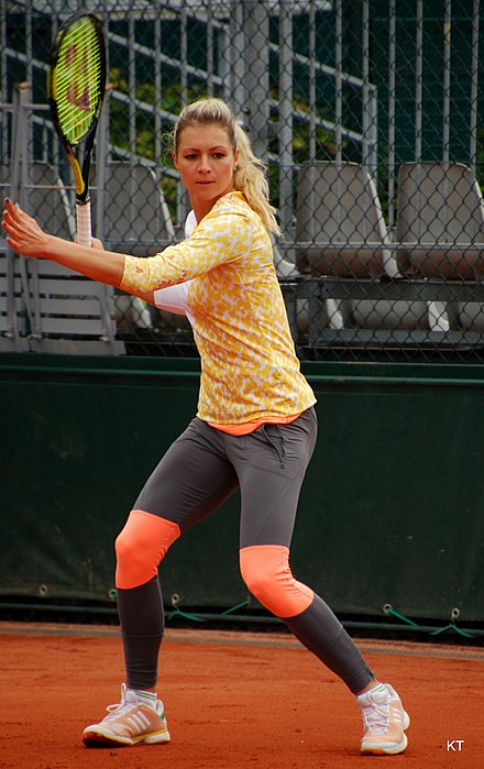 Kirilenko practicing at the 2014 French Open