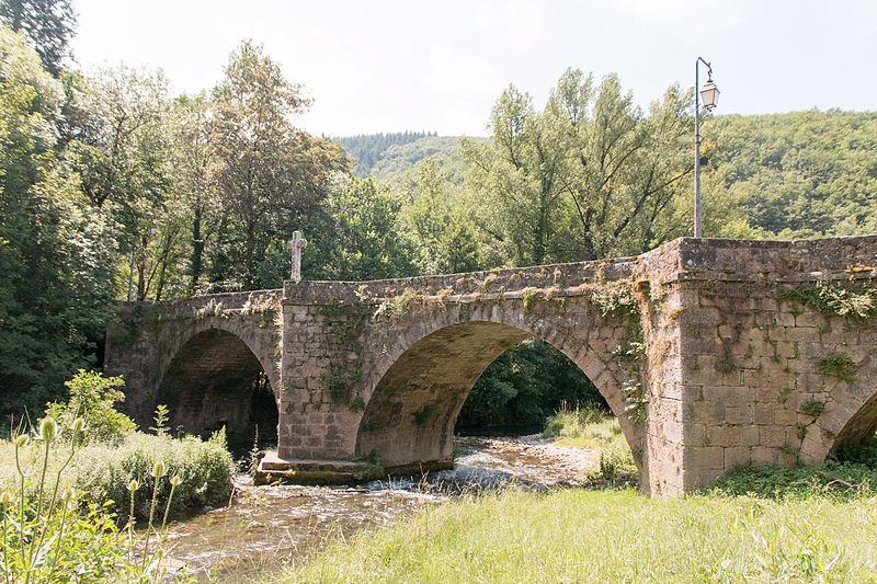 File:Saint Maurice de Sorgues-Pont VAm-20140628.jpg