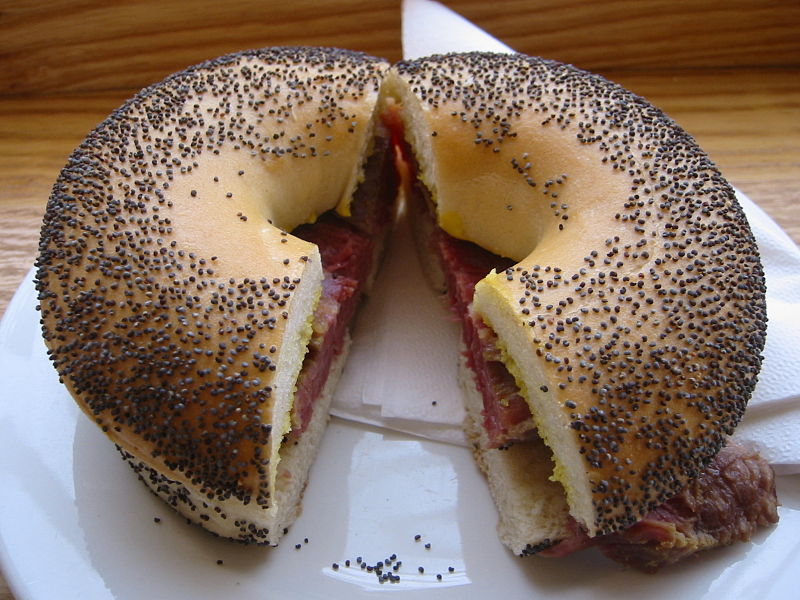 File:Salt beef bagel poppy seed.jpg