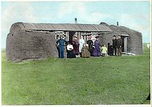 Saskatchewan sod house, circa 1900 Saskatchewan sod house.jpg