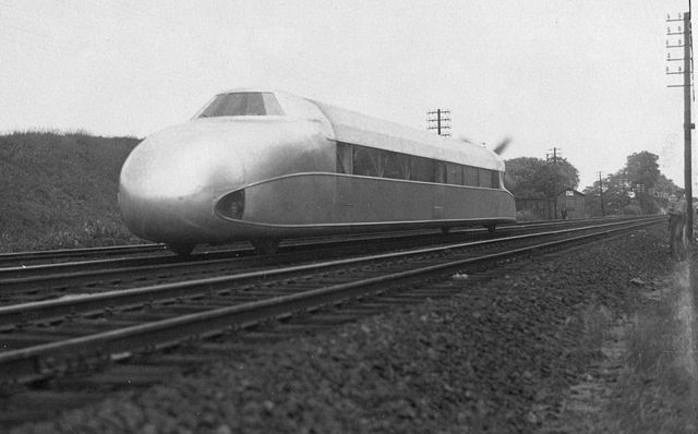 The Schienenzeppelin on the Erkrath-Hochdahl steep ramp in 1931