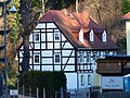 Wohnhaus (Nr. 1) mit Nebengebäude (Wohnhaus, Nr. 1a) und Gartenhaus