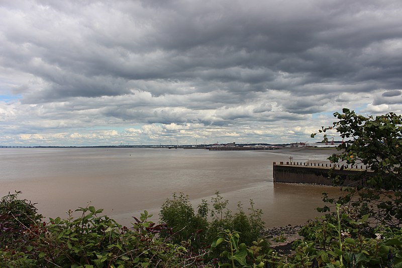 File:Severn Estuary and Portishead pier.jpg