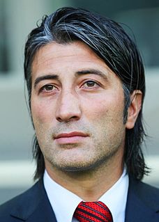 <span class="mw-page-title-main">Murat Yakin</span> Swiss footballer (born 1974)