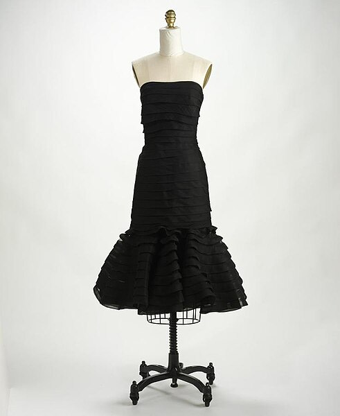 File:Spring-Summer 1951 Jacques Griffe cocktail dress with trumpet hem.jpg