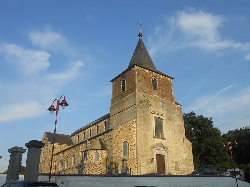 File:St-Hilarius Bierbeek, Belgium.JPG